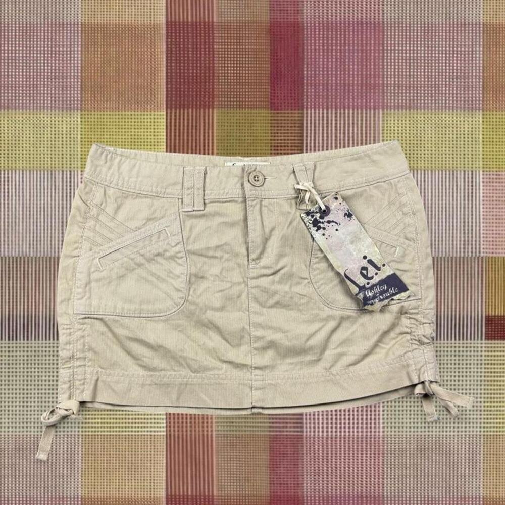 Vintage 2000’s Tan LEI Mini Skirt